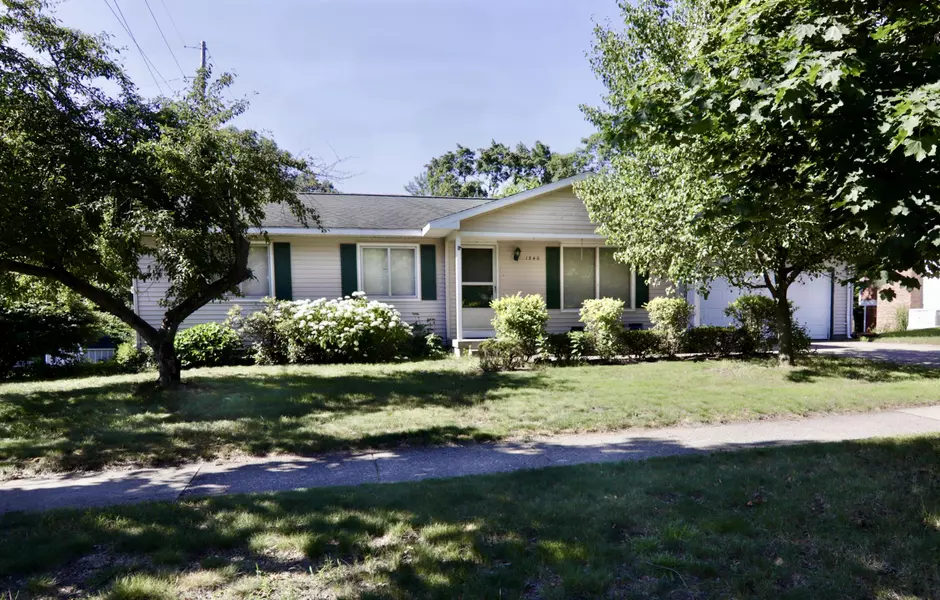 1340 Elmdale NE Street, Grand Rapids, MI 49525