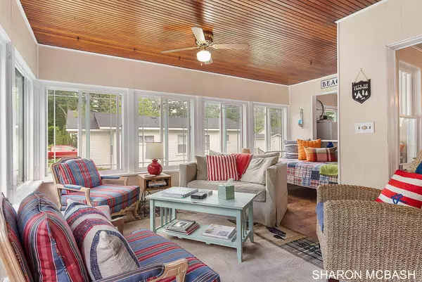 Saugatuck, MI 49453,658 Allegan Street