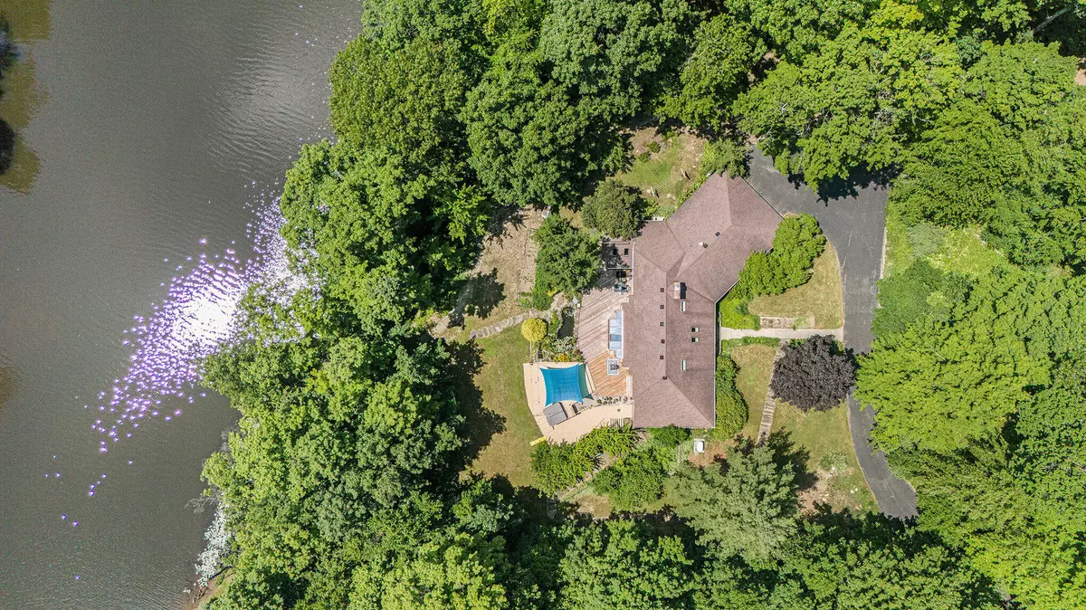 Alto, MI 49302,10011 E Rivershore SE Drive