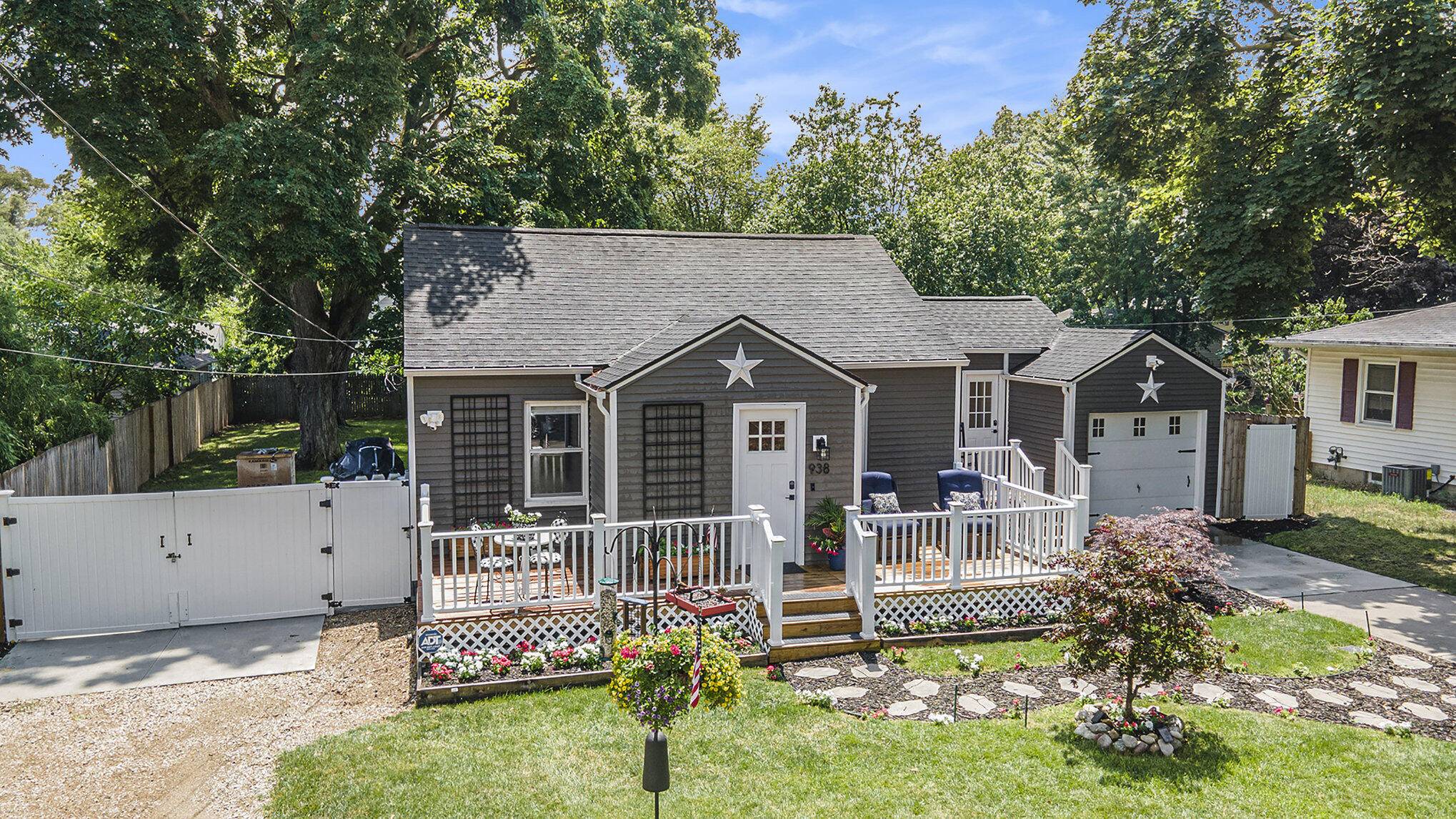 Grand Rapids, MI 49544,938 Cogswell NW Street