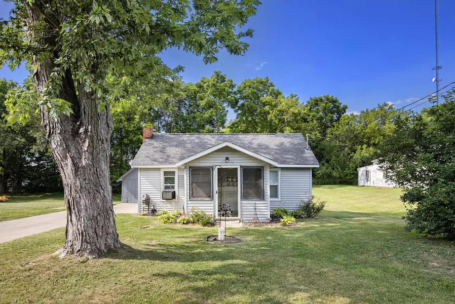 95 W North Street, Ionia, MI 48846