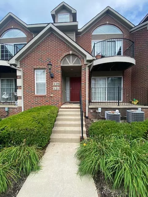 Ann Arbor, MI 48103,119 W Oakbrook Drive