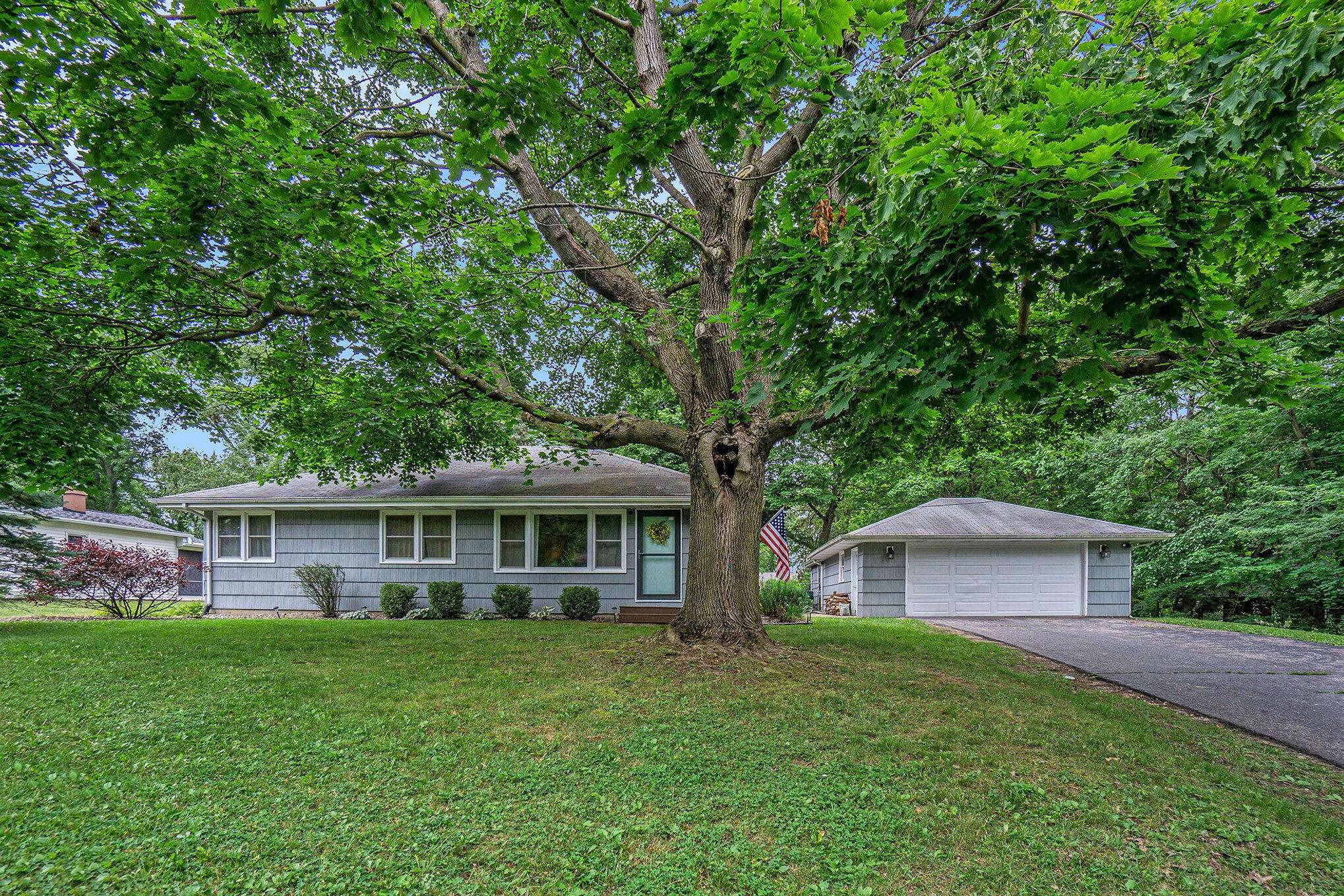 1702 Harvey Avenue, Kalamazoo, MI 49006