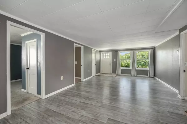 Plainwell, MI 49080,984 106th Avenue