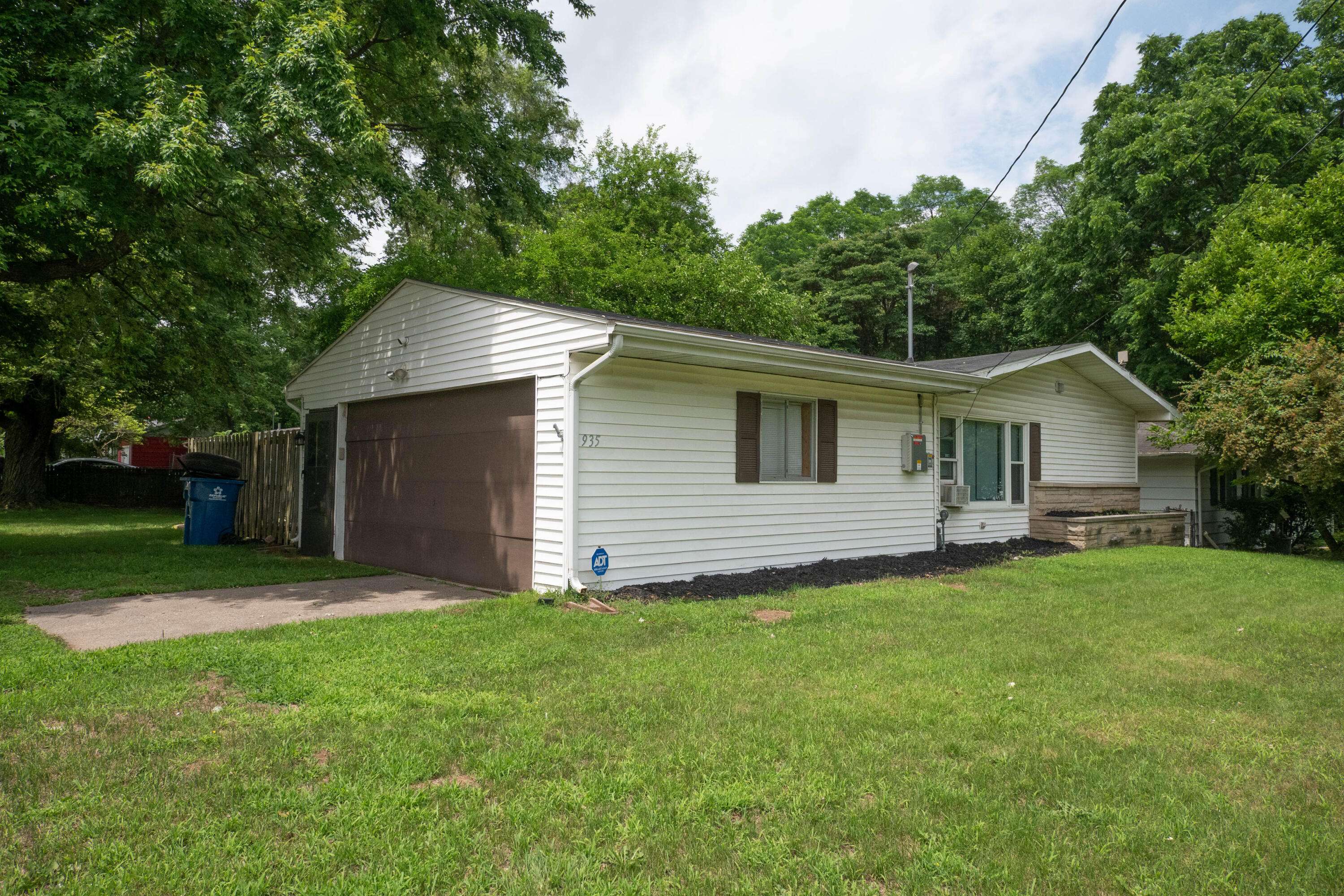 Battle Creek, MI 49017,935 North Avenue