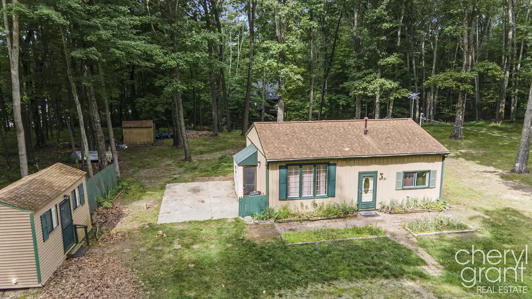 9151 St Ives Drive, Stanwood, MI 49346
