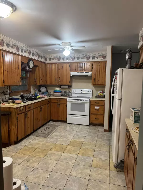 Grand Ledge, MI 48837,13752 Forest Hill Road