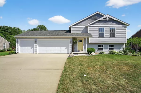 69763 Fox Crossing, Edwardsburg, MI 49112