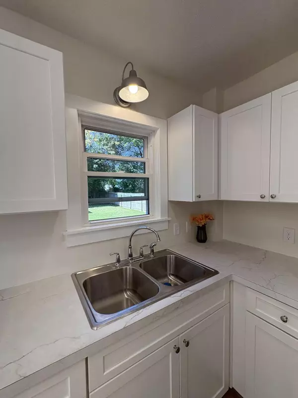 Muskegon, MI 49442,849 Allen Avenue