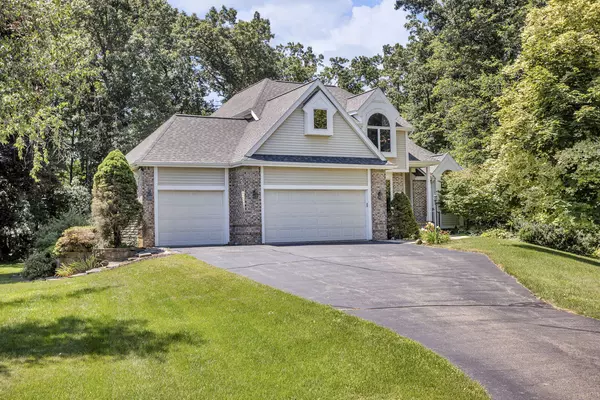 Jackson, MI 49201,7473 Hunters Ridge Drive