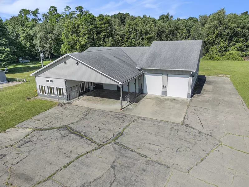 53302 US-131, Three Rivers, MI 49093