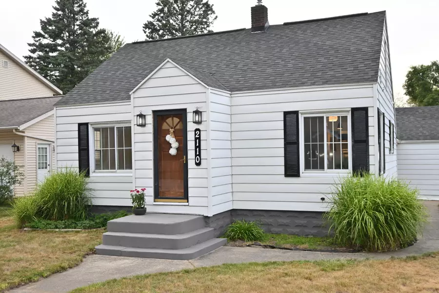 2110 W Norton Avenue, Norton Shores, MI 49441