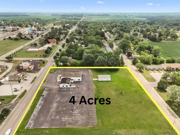6736 US-12, Three Oaks, MI 49128