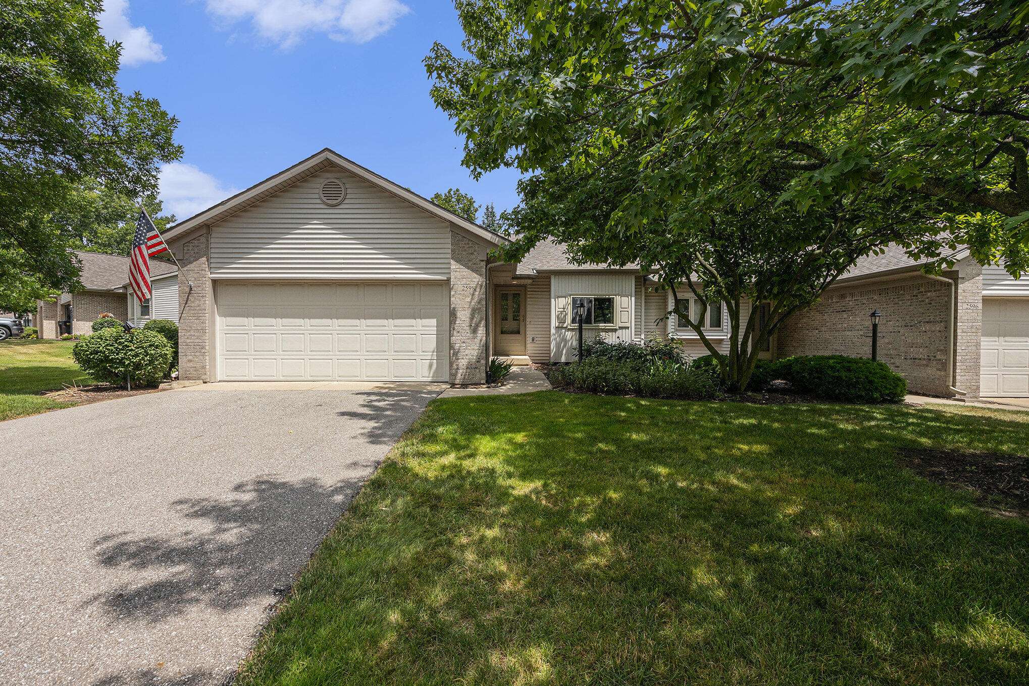 2598 Falcon Wood NW Drive, Walker, MI 49534