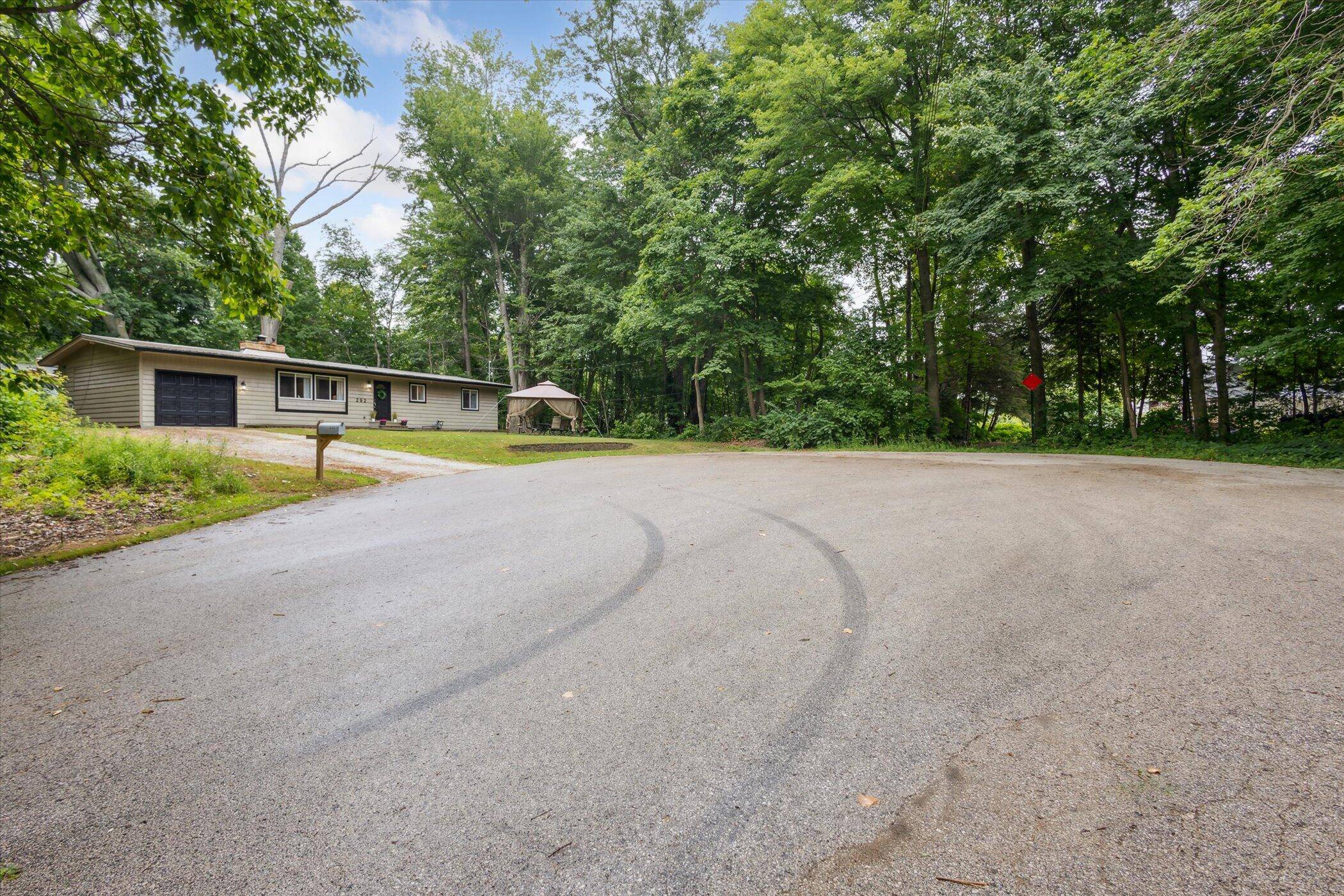 Fruitport, MI 49415,292 Peach Street