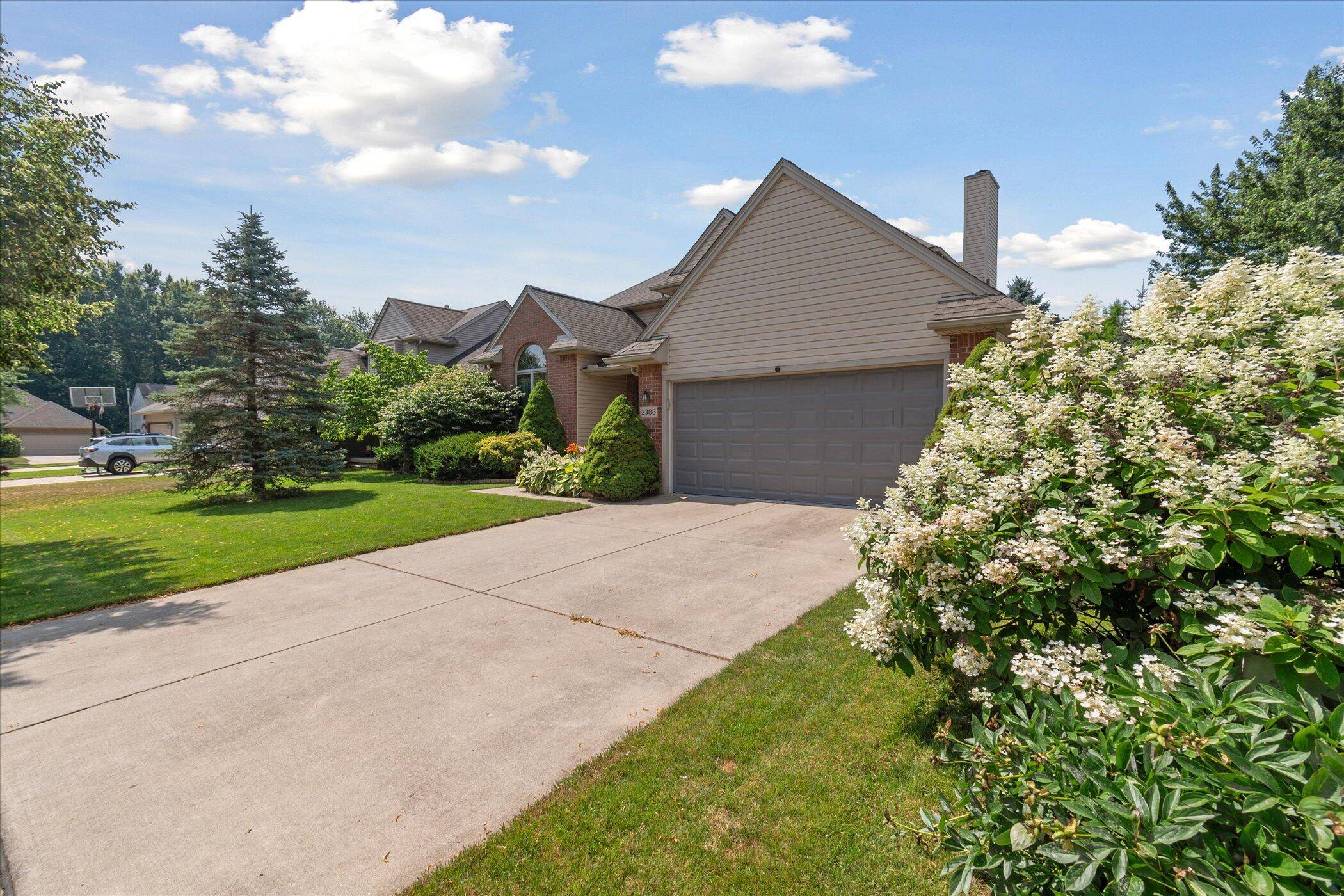 Saline, MI 48176,2388 Chestnut Crescent