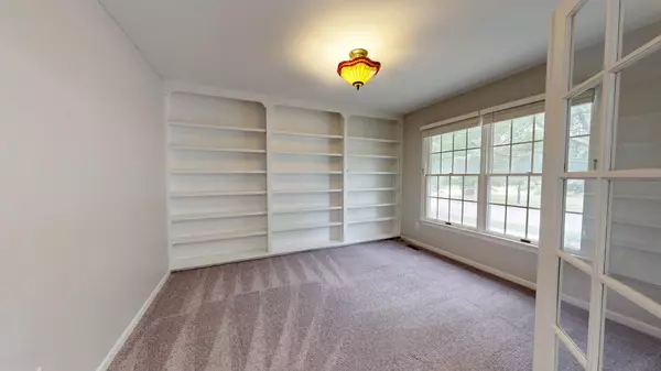 Ann Arbor, MI 48105,2425 Foxway Drive