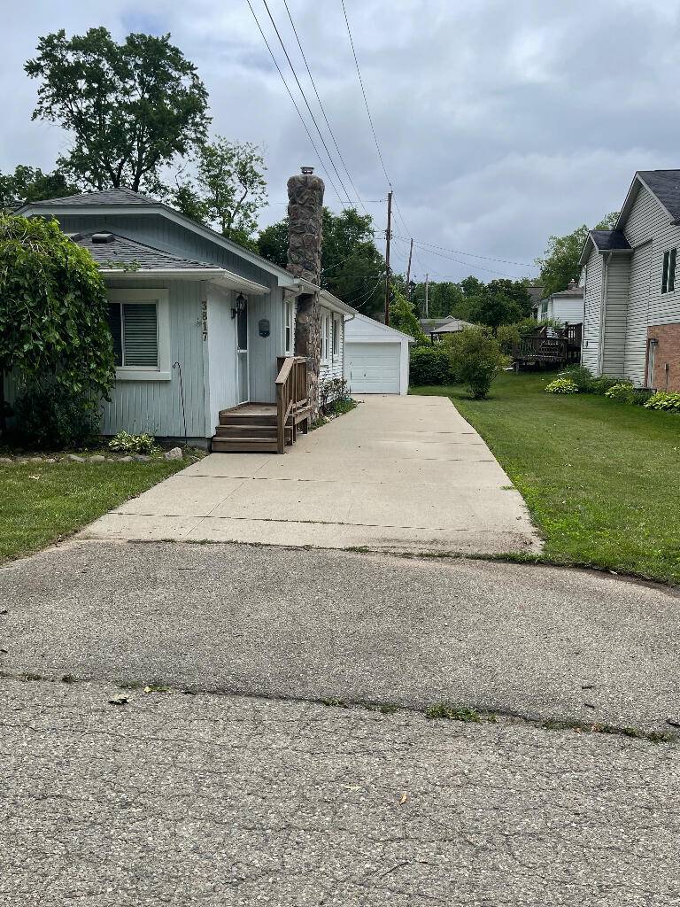 3817 Woodview Avenue, West Bloomfield, MI 48324