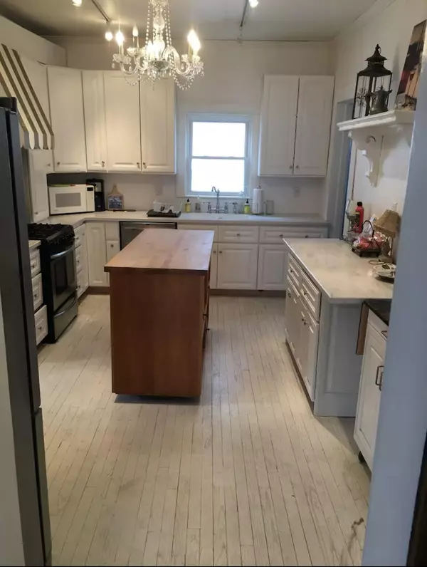 Grand Rapids, MI 49503,726 College SE Avenue