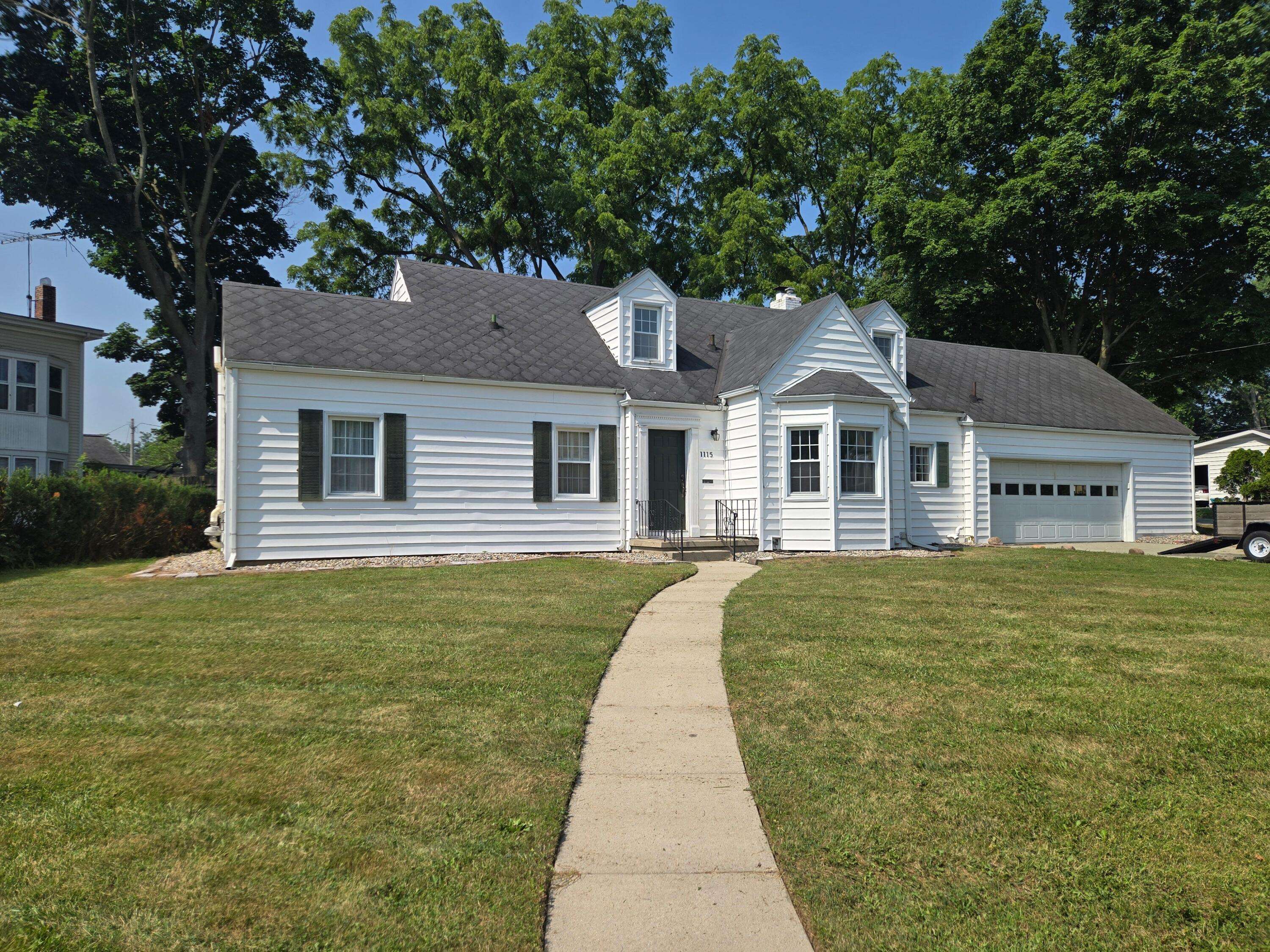 Adrian, MI 49221,1115 W Maumee Street