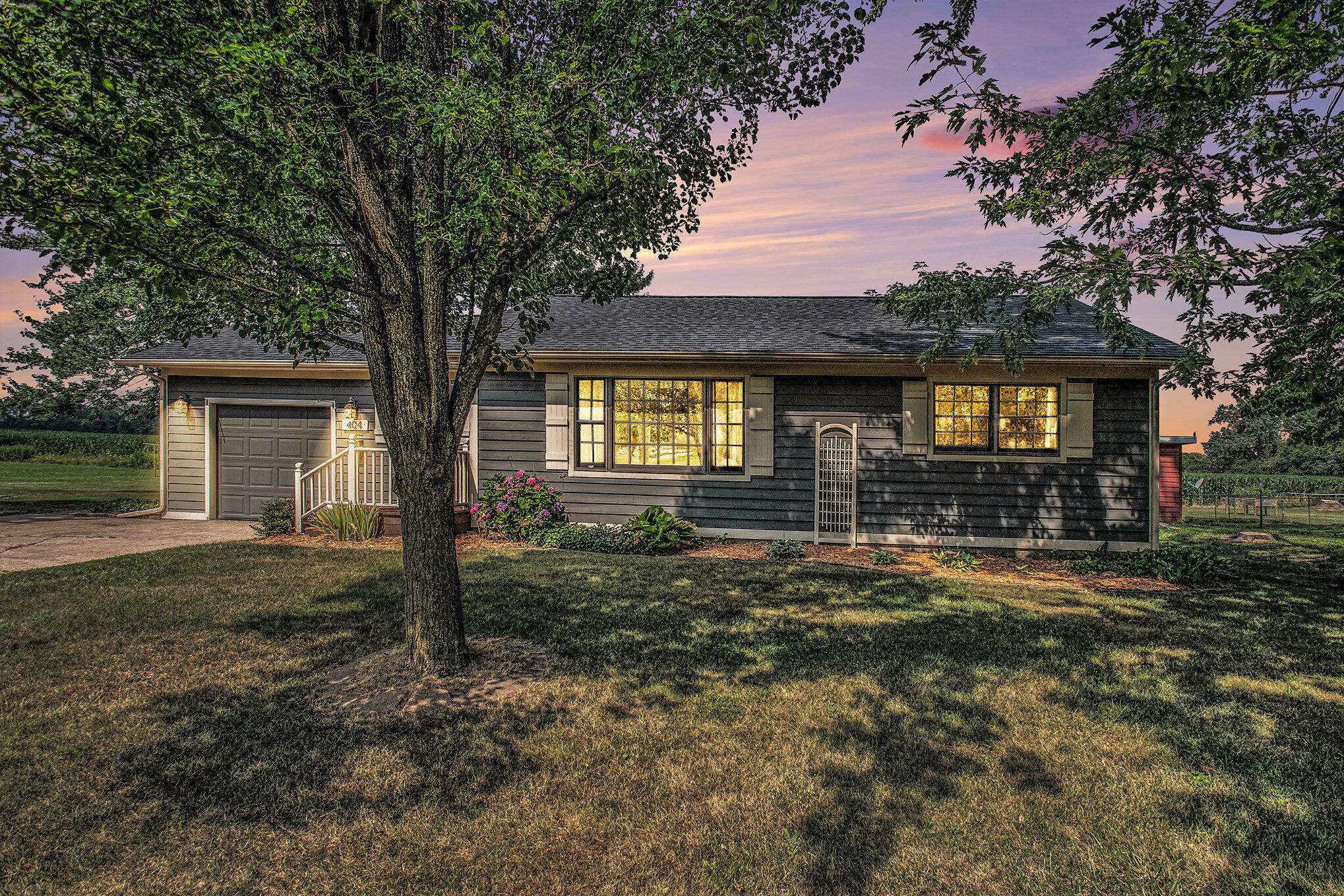 404 Sherwood Avenue, Three Oaks, MI 49128