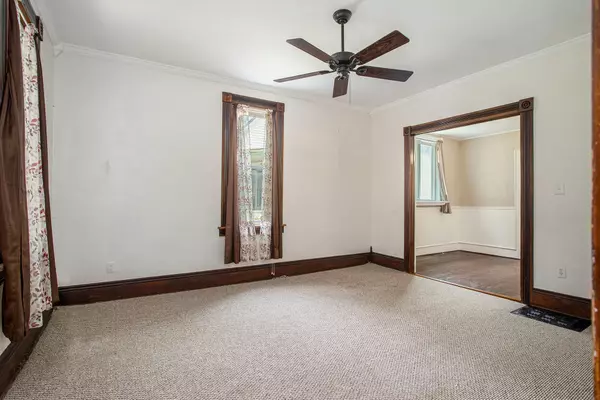 Marshall, MI 49068,518 E Michigan Avenue