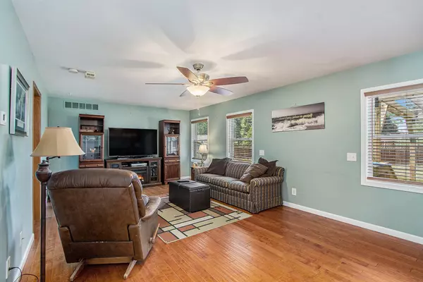 Paw Paw, MI 49079,34522 Terrace Court