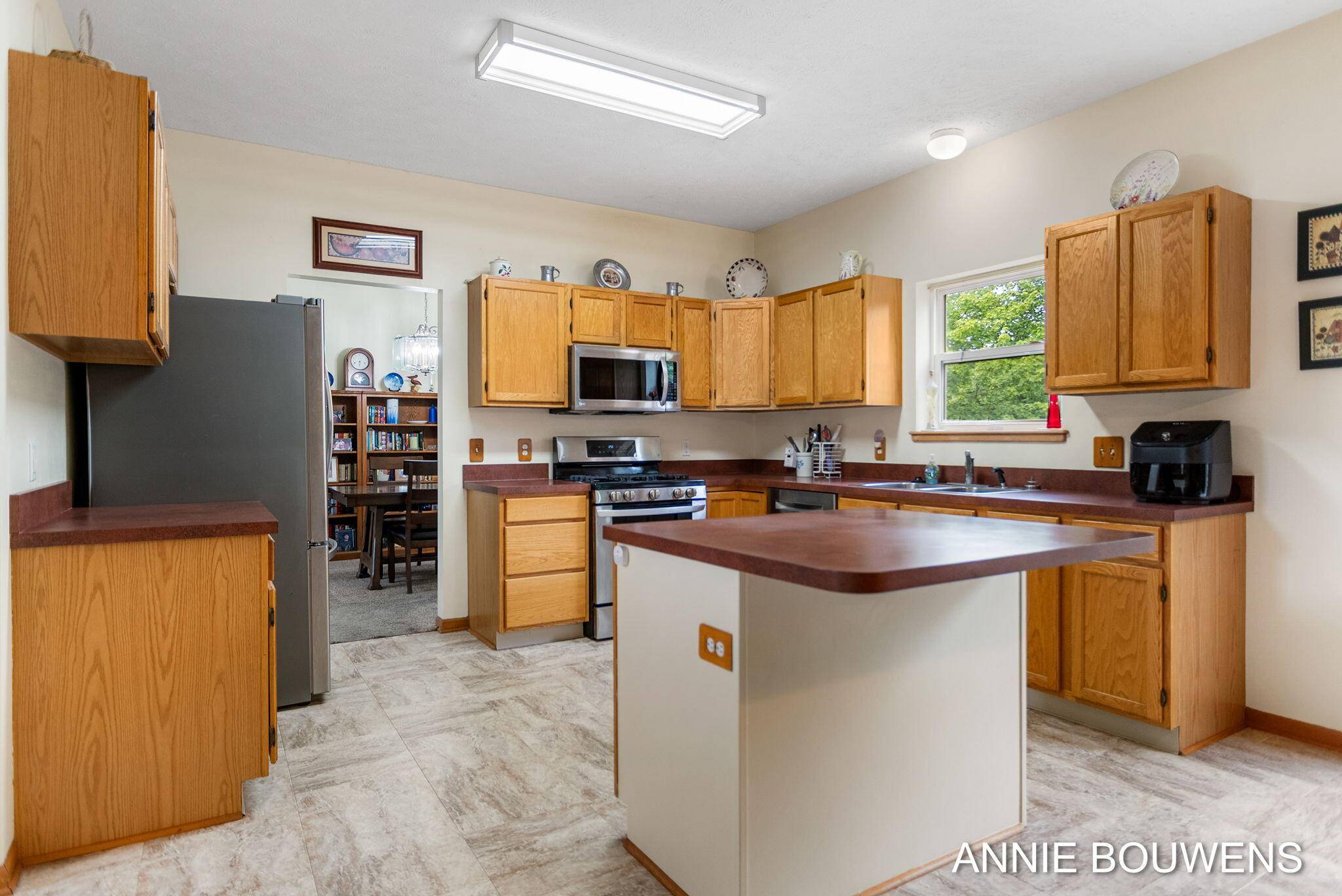 Zeeland, MI 49464,10852 Thornberry Way