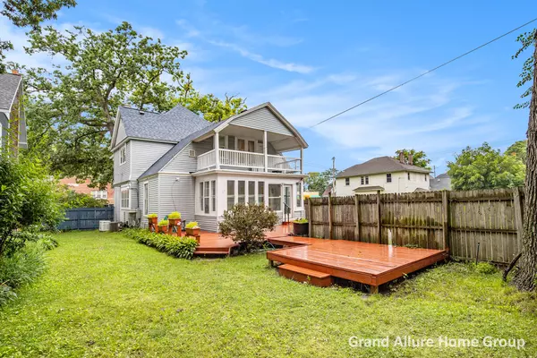 Grand Rapids, MI 49507,1718 Madison SE Avenue