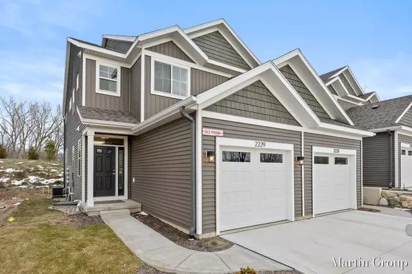 2229 Watertown NE Way, Grand Rapids, MI 49505