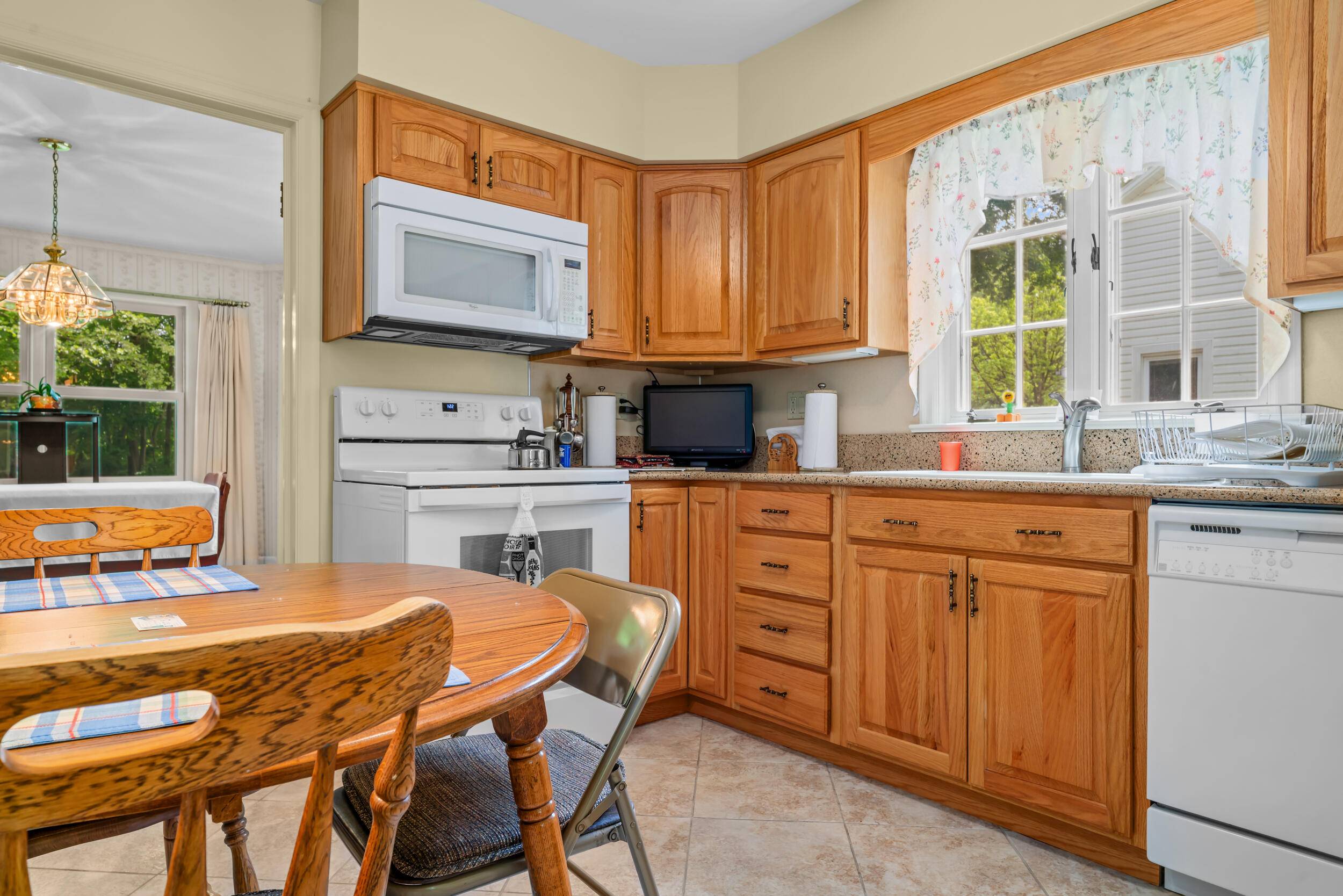 Hillsdale, MI 49242,88 S Manning Street