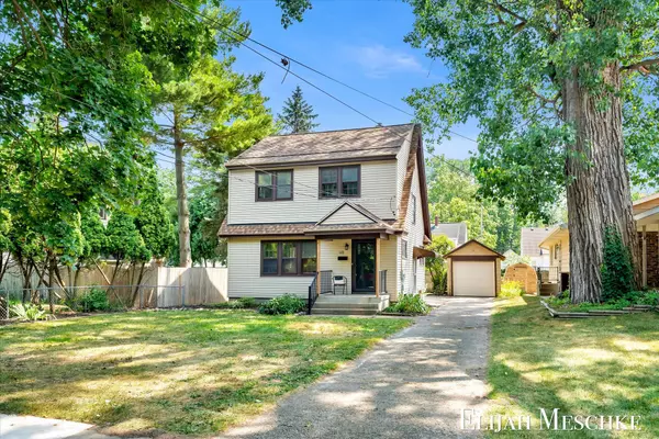 110 Ken O Sha SE Drive, Grand Rapids, MI 49507