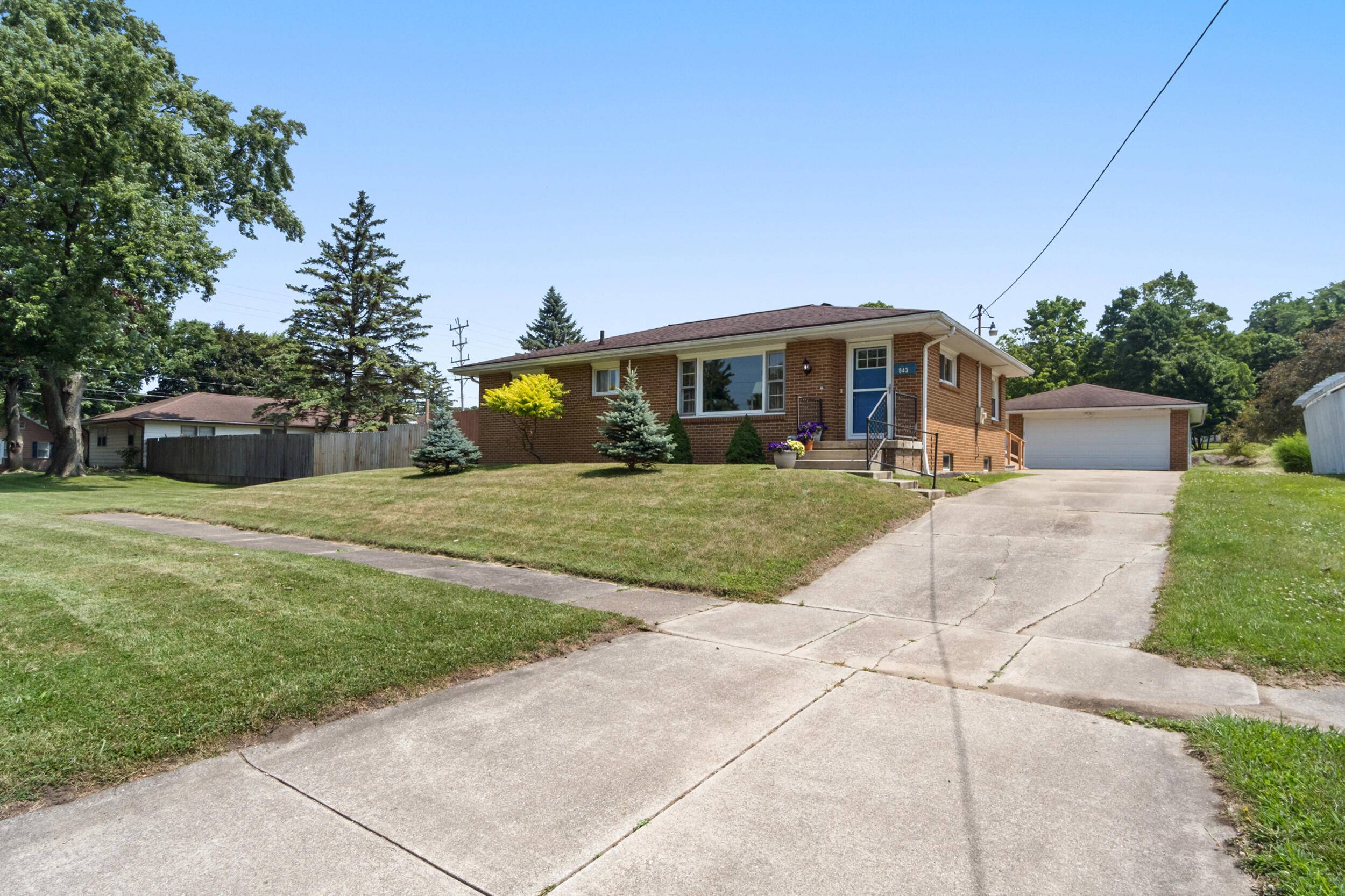Jackson, MI 49202,843 N State Street