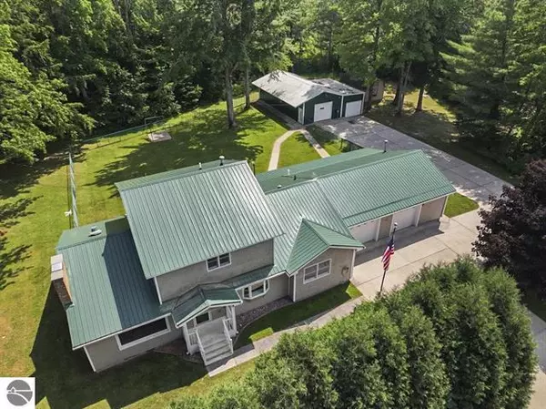 Cadillac, MI 49601,2007 S Lake Mitchell Drive