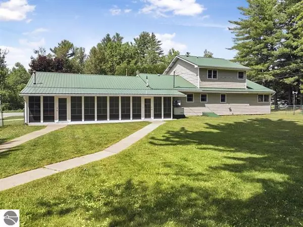 Cadillac, MI 49601,2007 S Lake Mitchell Drive