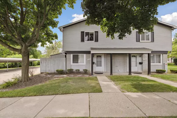 Belleville, MI 48111,41255 S Woodbury Green Drive