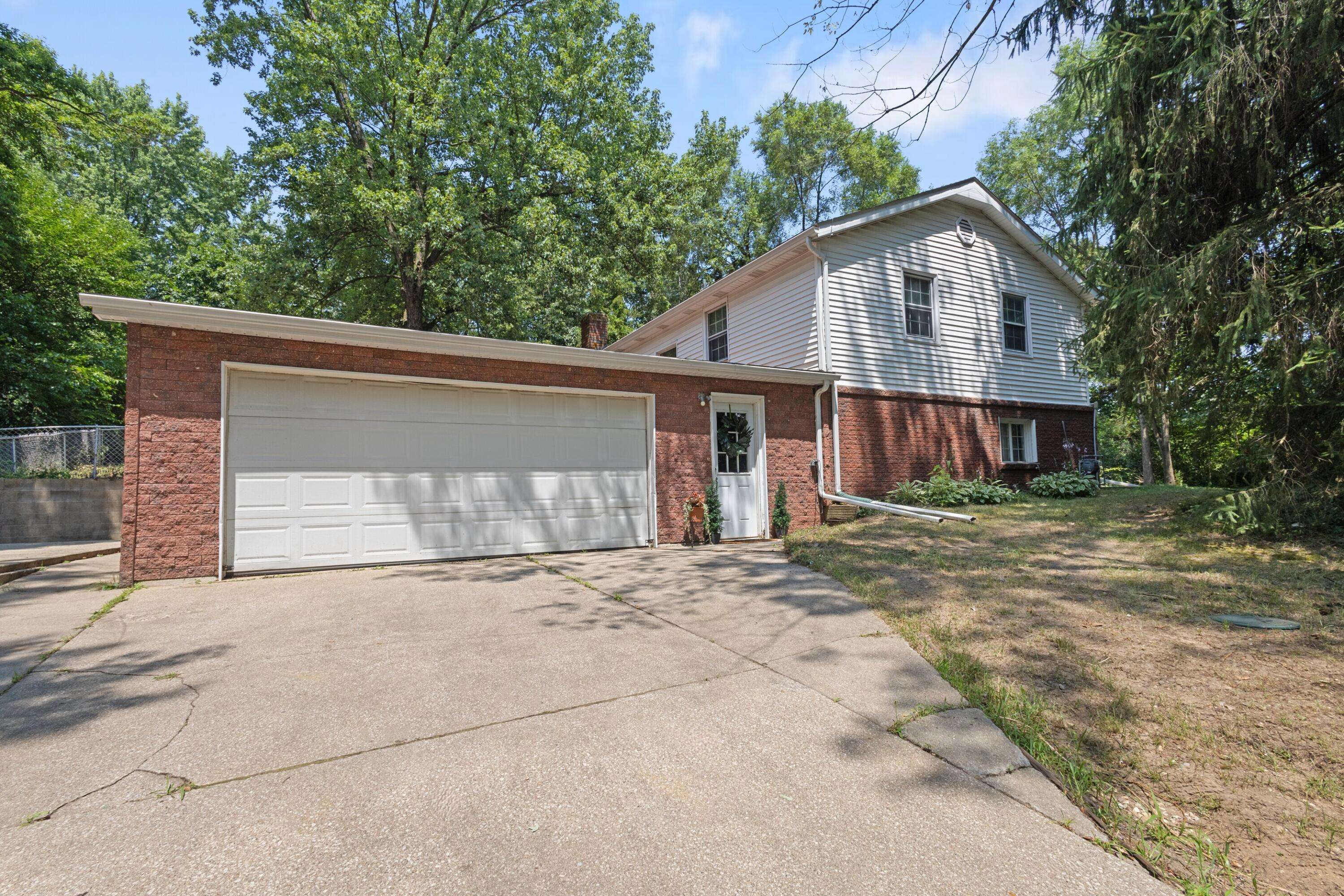 9832 Stadium Drive, Kalamazoo, MI 49009