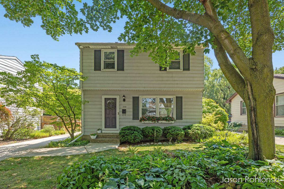 1330 Burke NE Avenue, Grand Rapids, MI 49505