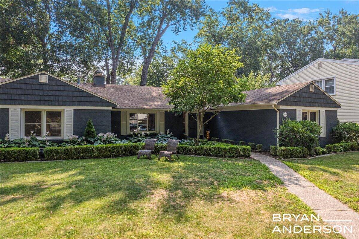 East Grand Rapids, MI 49506,1414 Rosalind SE Road