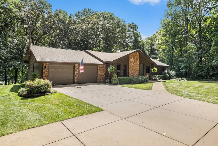 106 Chapin Lake Trail, Marshall, MI 49068