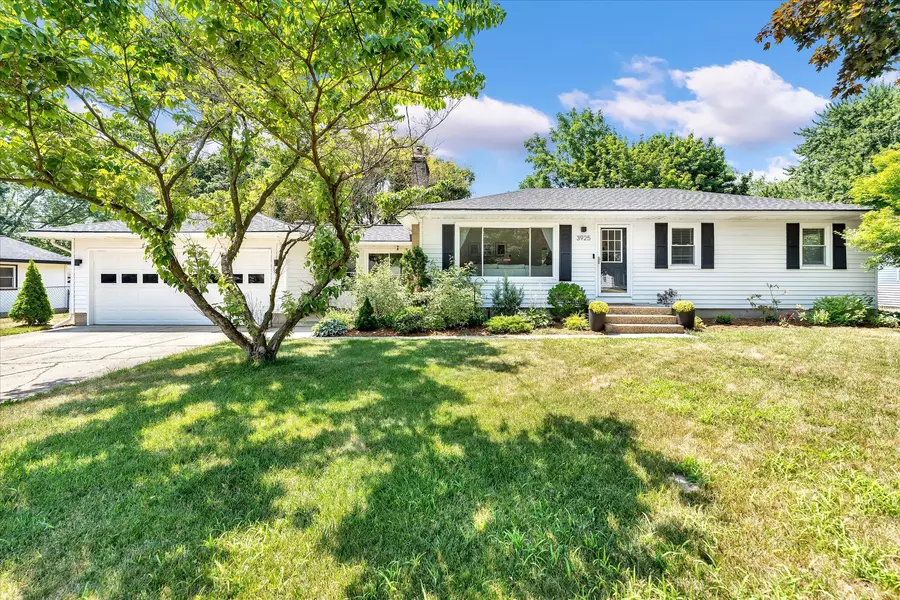 3925 Grape NE Avenue, Grand Rapids, MI 49525