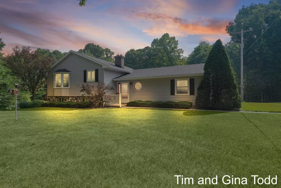 2465 Wiersma NE Street, Cedar Springs, MI 49319