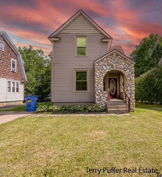 914 Leonard NE Street, Grand Rapids, MI 49503