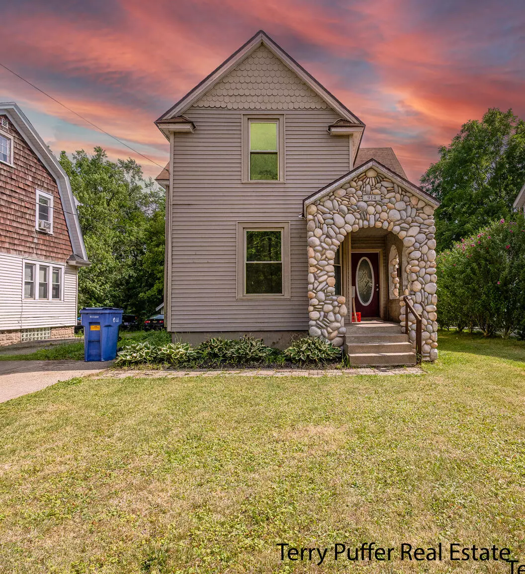 Grand Rapids, MI 49503,914 Leonard NE Street