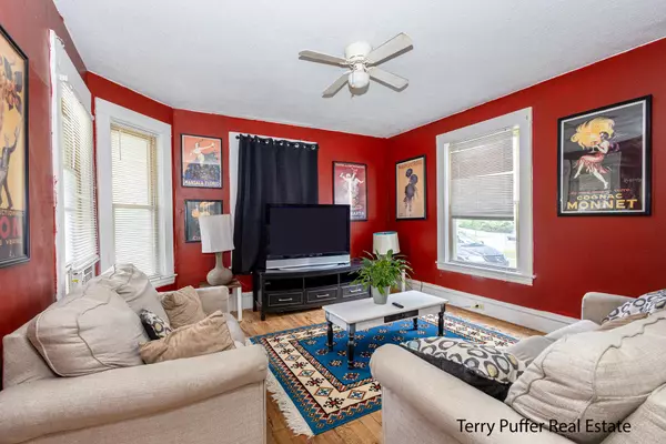 Grand Rapids, MI 49503,914 Leonard NE Street