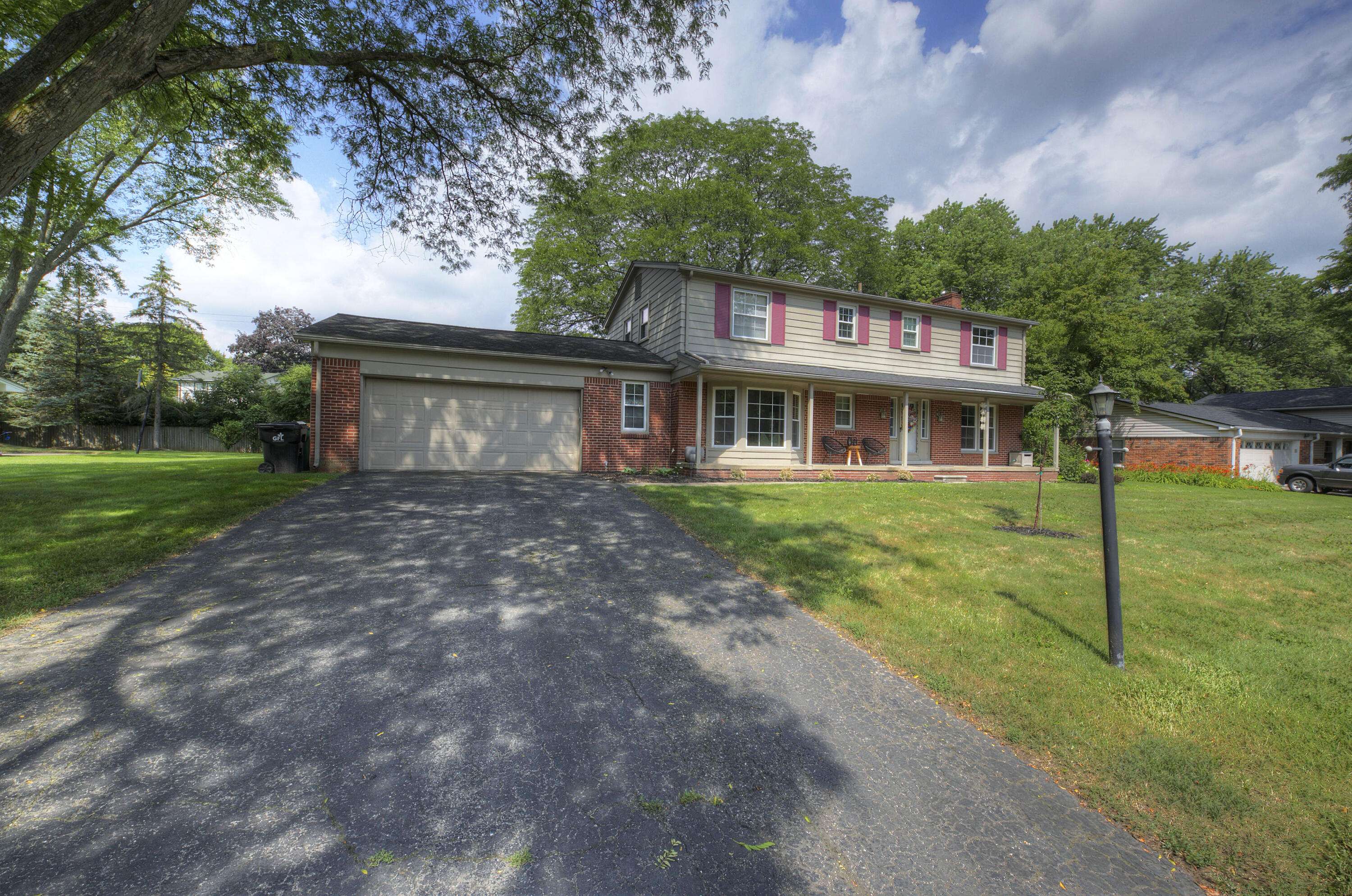 28789 Kendallwood Drive, Farmington Hills, MI 48334