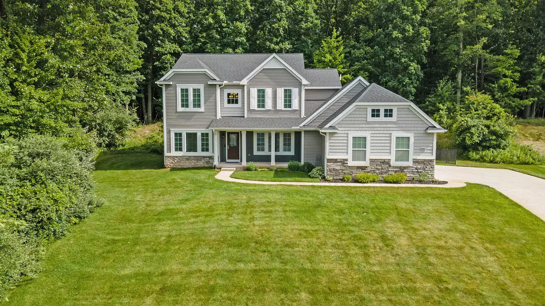 9243 Trafalgar SE Drive, Alto, MI 49302