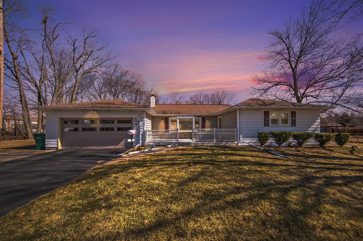Saline, MI 48176,658 Hickory Lane