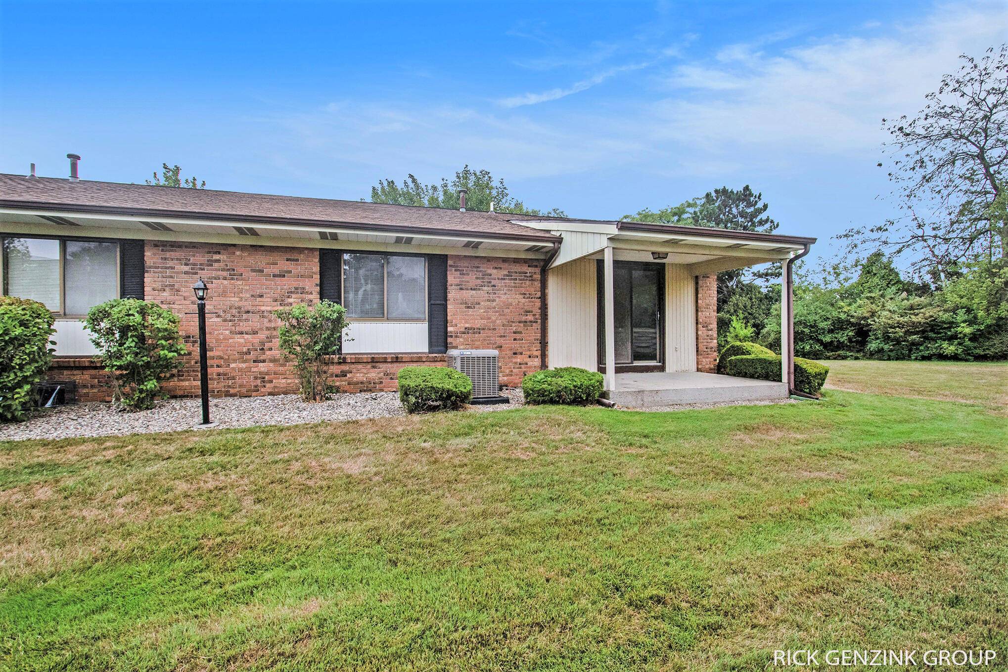 Holland, MI 49423,94 Old Mill Drive ##16