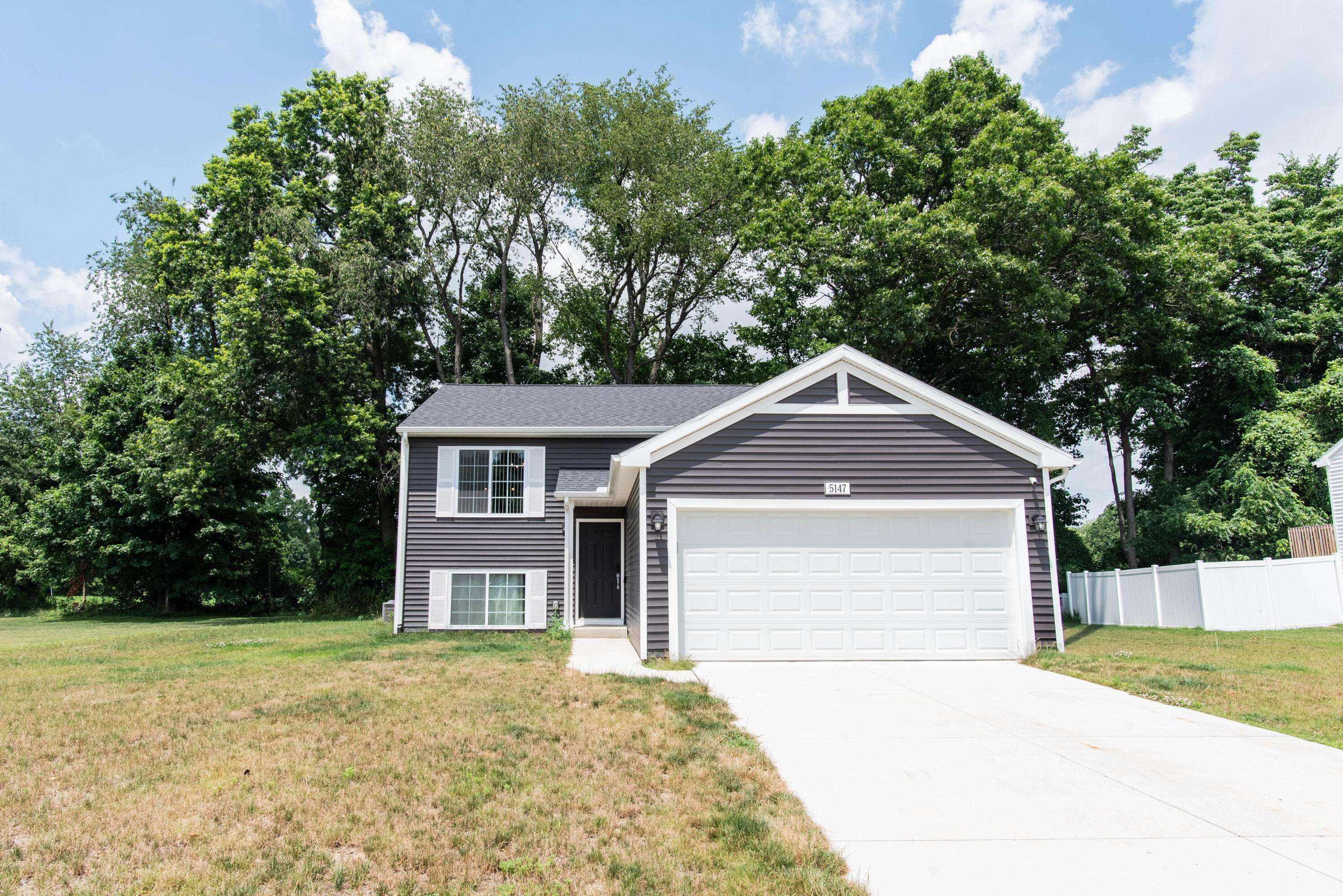 Vicksburg, MI 49097,5147 Lake Pines Court